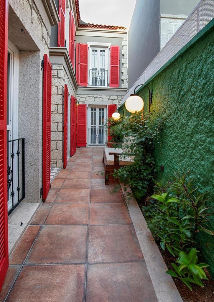Petite Boutique Hotel Илдир Экстерьер фото